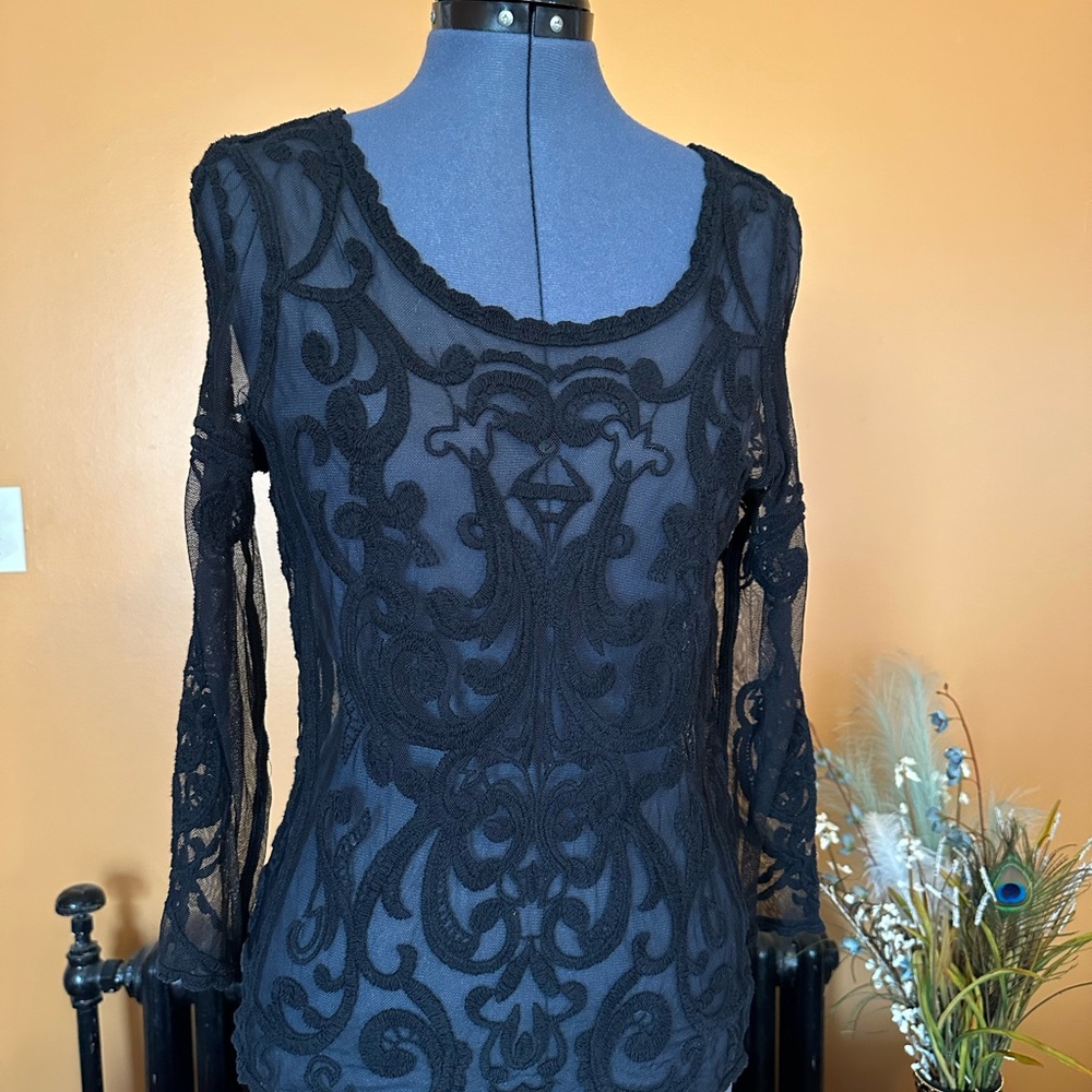 Elegant Black Lace Long Sleeve Top